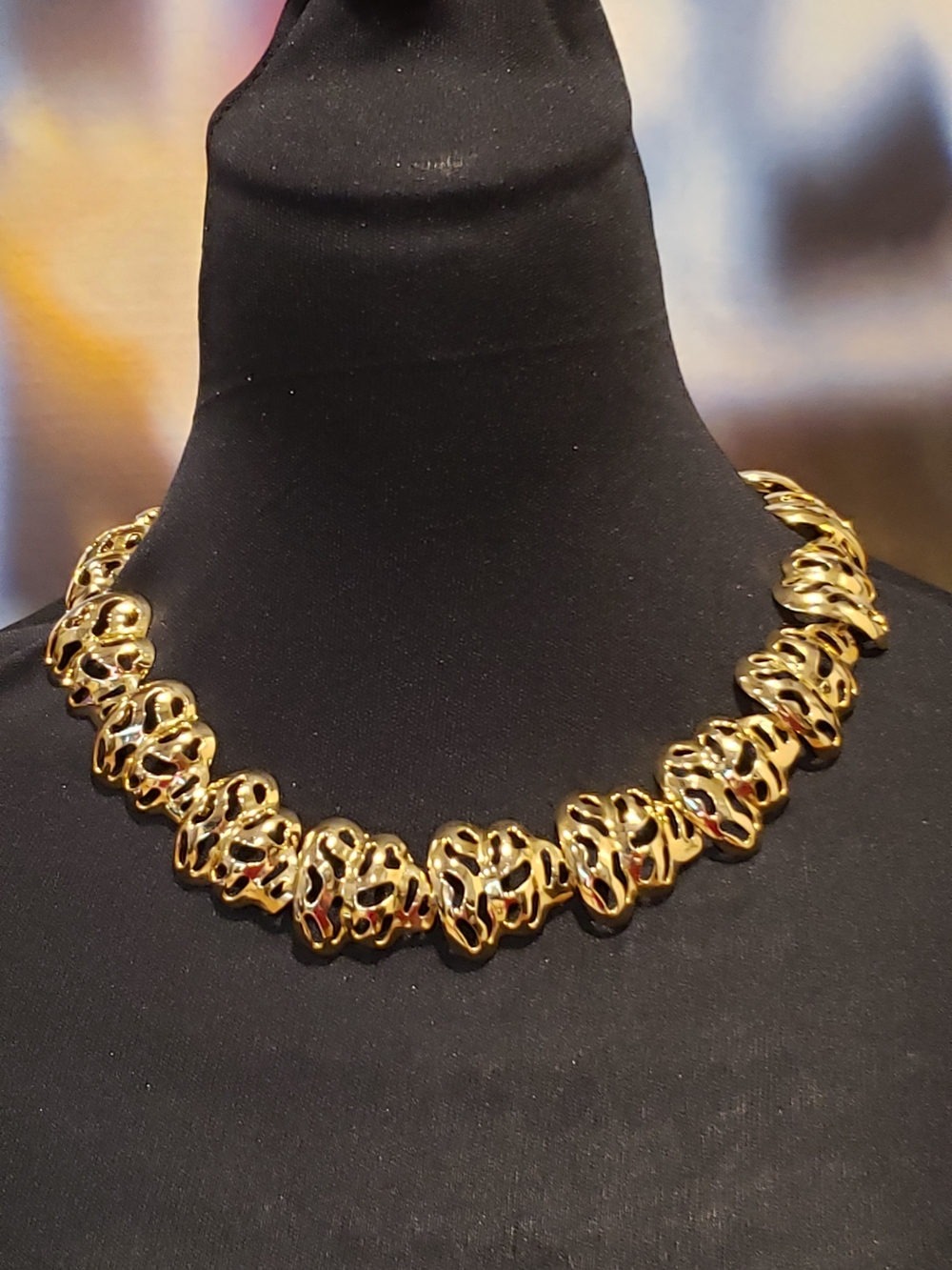 Elegant Gold-tone Link Statement Necklace
